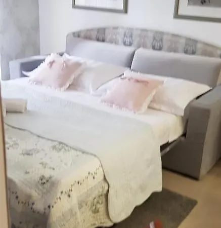 Lungomare Apartman *