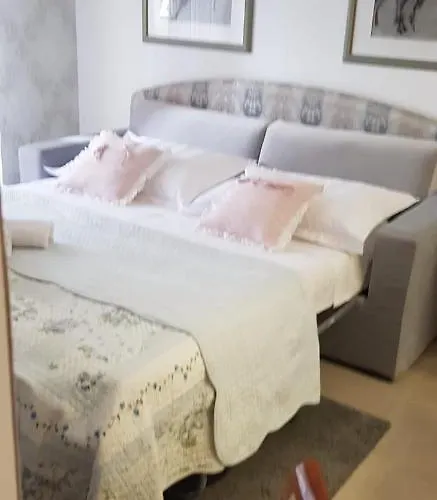 Lungomare Apartman *